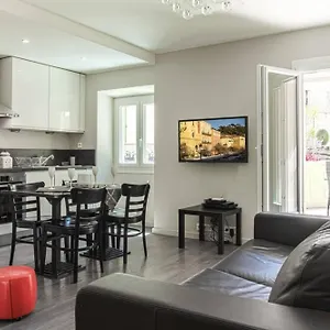 https://splendid-flat-with-terrace-next-place-massena.fr-provencehotel.com