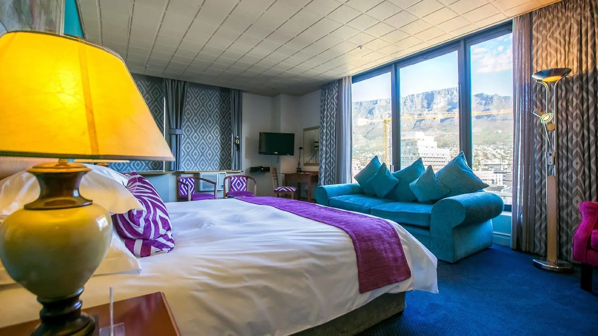 Cape Town Lodge Hotel